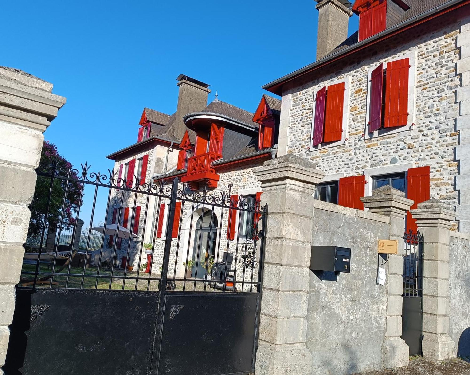 Les Tanalis - Chambres D'Hotes & Gite Gurs Exterior photo